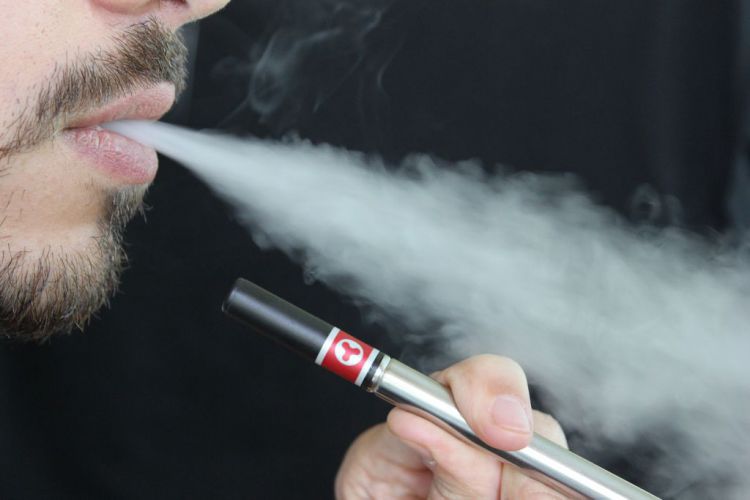 Sind E-Zigaretten schädlicher als Tabakzigaretten?